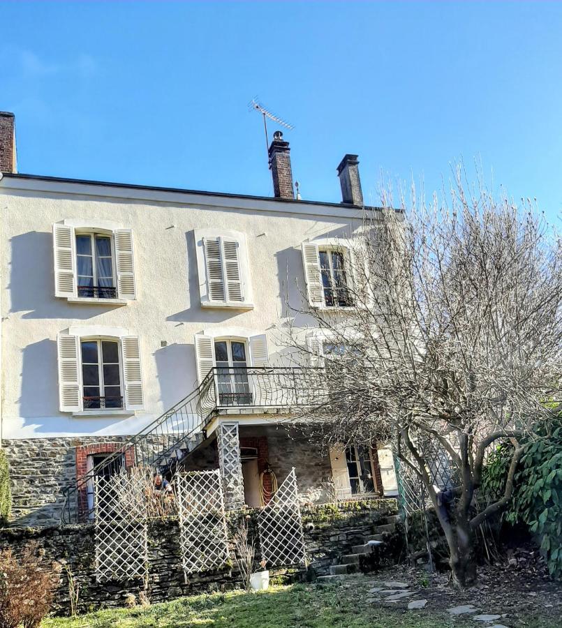 Chez Many, Par Fred Et Henri Bed & Breakfast Montherme Bagian luar foto