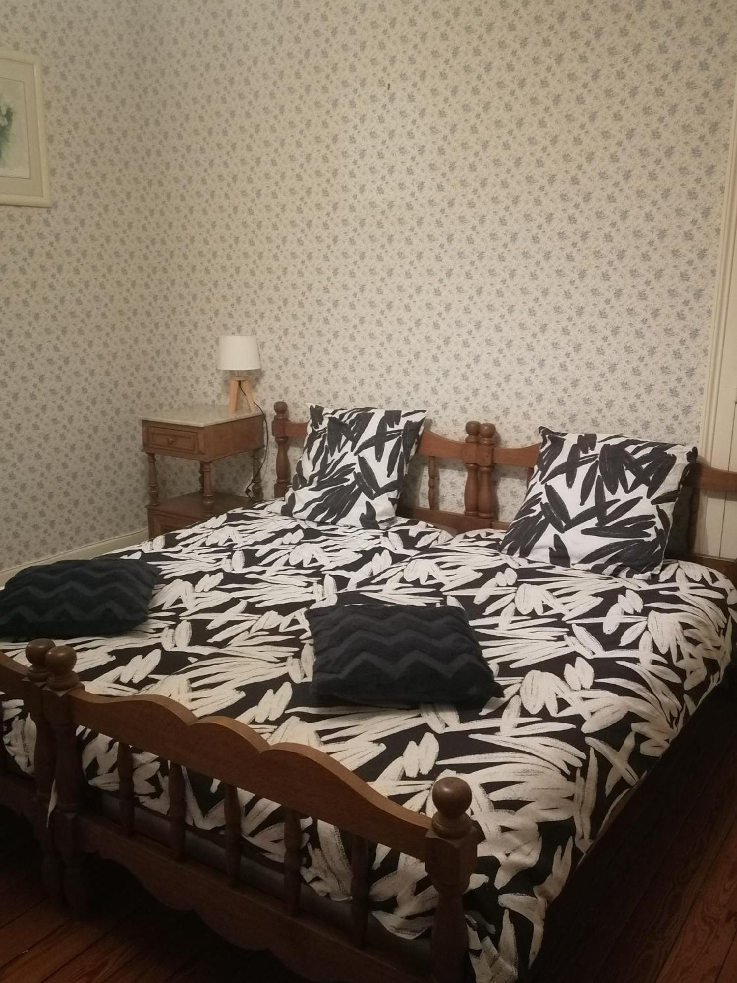 Chez Many, Par Fred Et Henri Bed & Breakfast Montherme Bagian luar foto